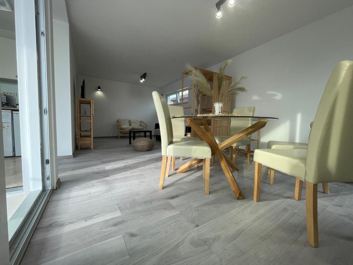 Vila Regina Apartment Regina With Swimming Pool เยเซรา ภายนอก รูปภาพ