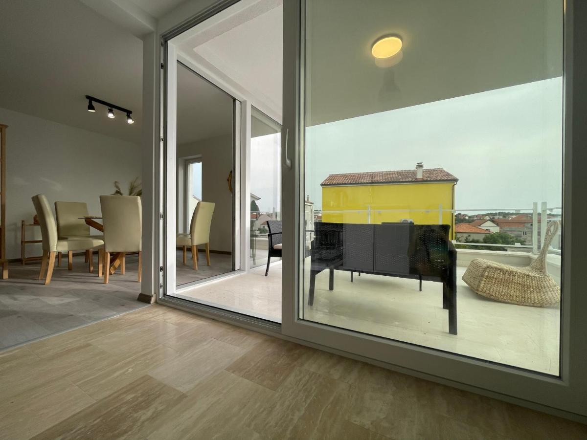 Vila Regina Apartment Regina With Swimming Pool เยเซรา ภายนอก รูปภาพ