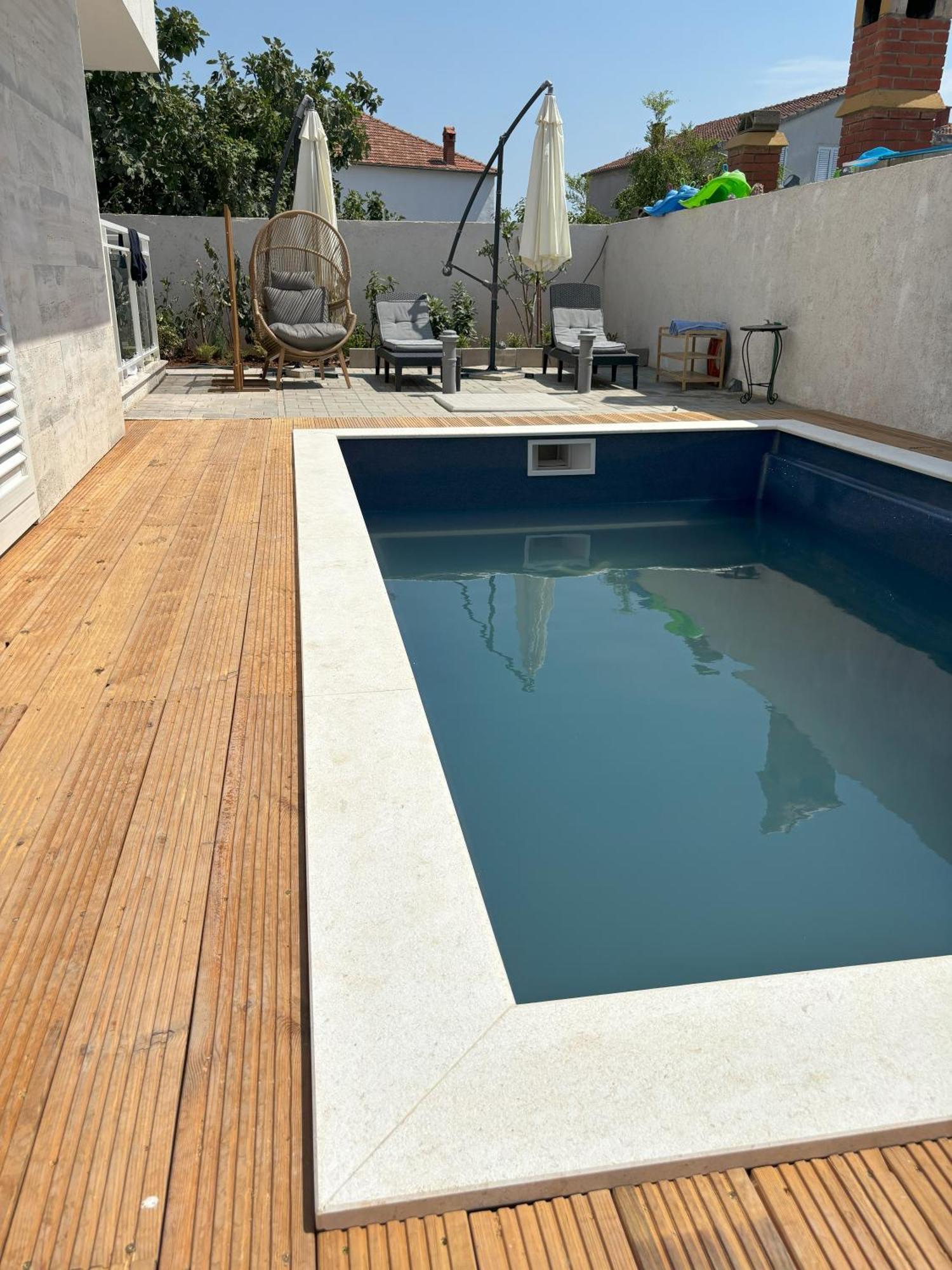 Vila Regina Apartment Regina With Swimming Pool เยเซรา ภายนอก รูปภาพ