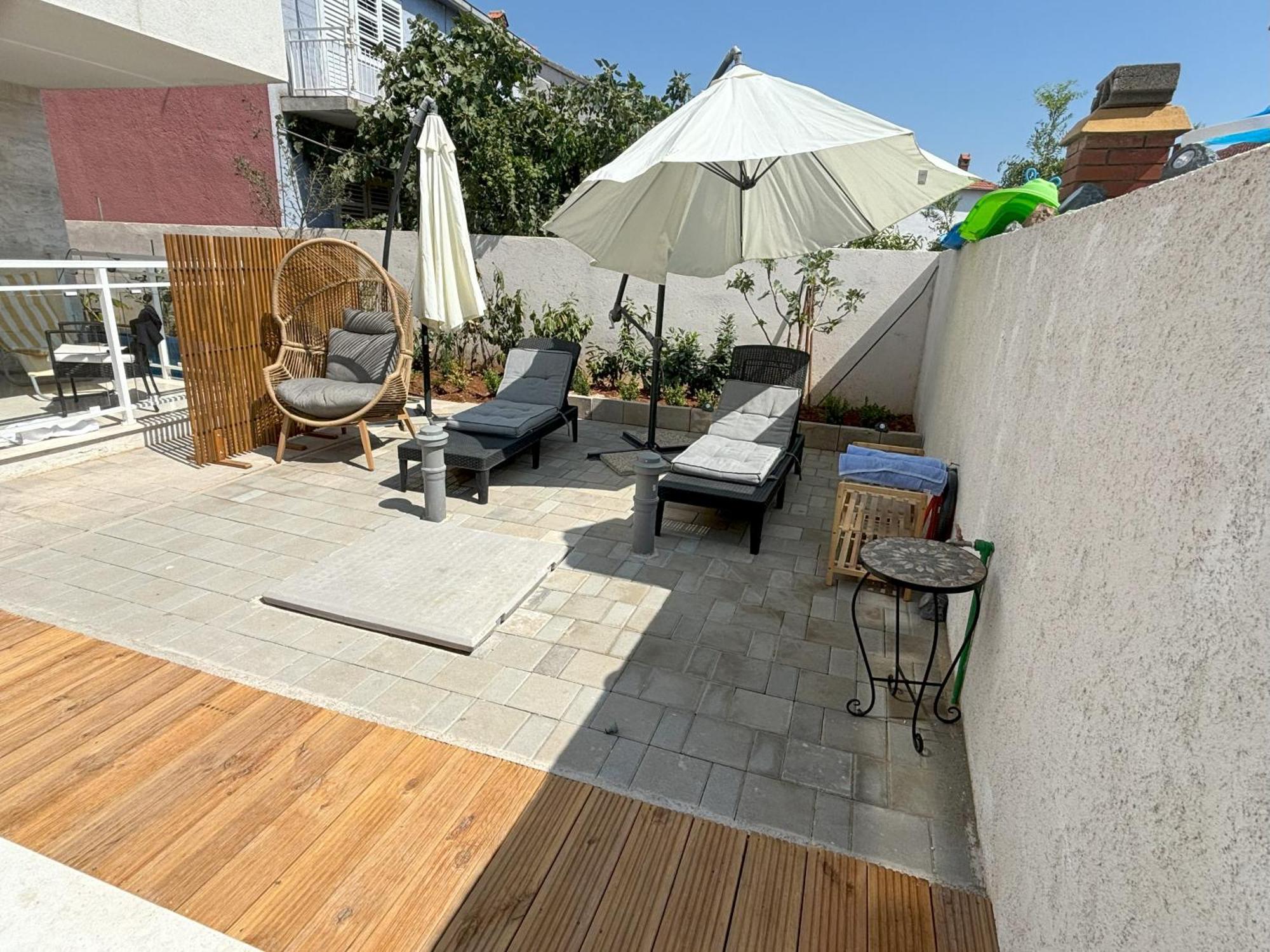 Vila Regina Apartment Regina With Swimming Pool เยเซรา ภายนอก รูปภาพ