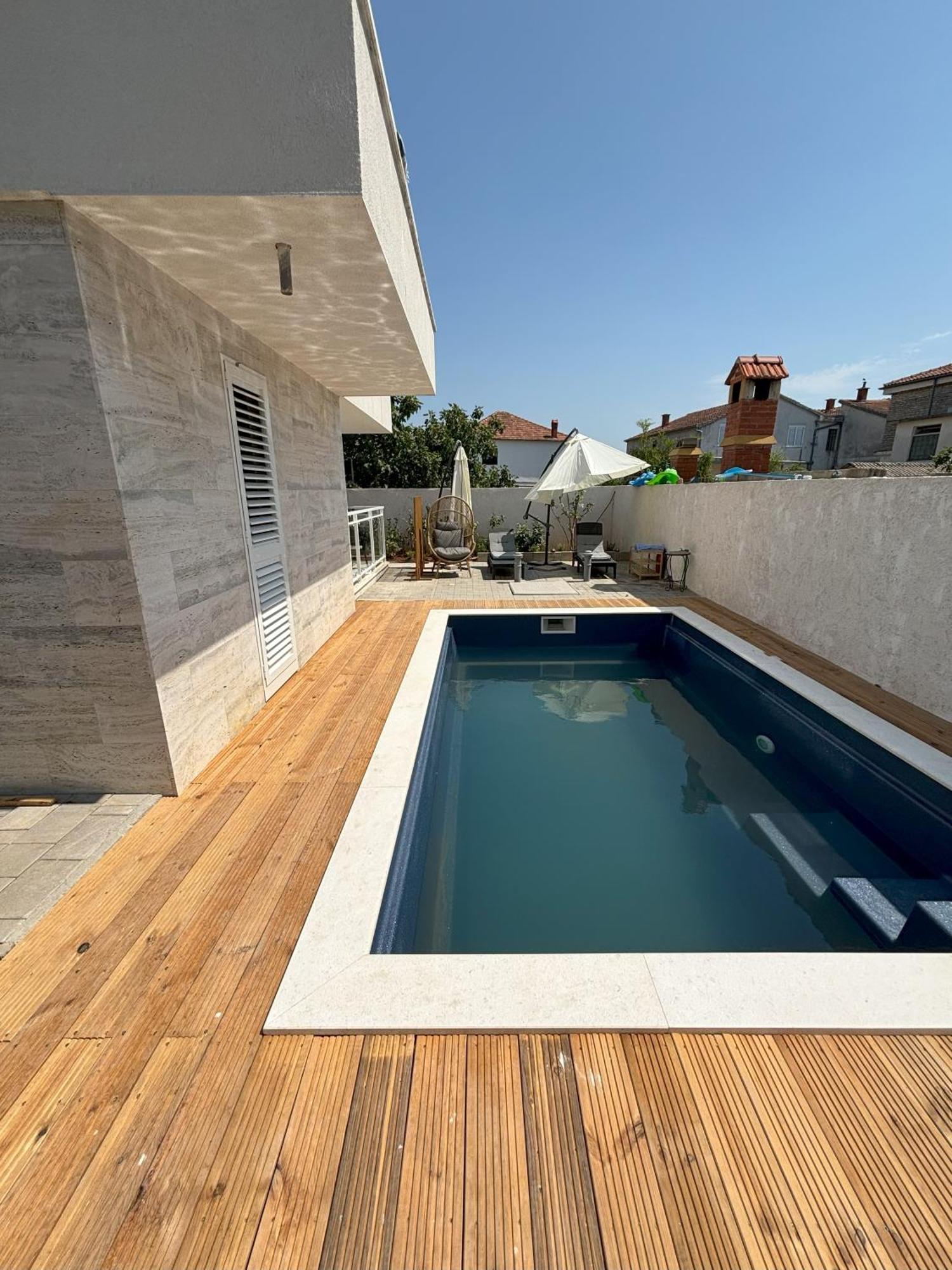Vila Regina Apartment Regina With Swimming Pool เยเซรา ภายนอก รูปภาพ